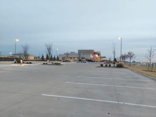 4 cars in the parking lot. 5pm on a Tuesday. Closing at 8pm. This is what "we're completely full and taking no more patients" looks like.