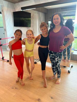 Danceology LA dance classes for kids contortion.