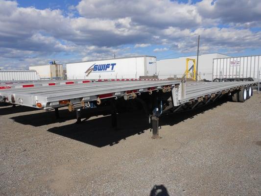 New and Used Drop Deck and Flatbed trailers in steel, combo, or aluminum. Complete repair and maintenance available.