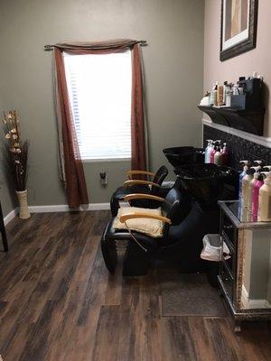 Hair washing station: super clean and comfortable chairs.