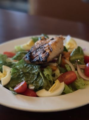 Grilled Salmon Salad