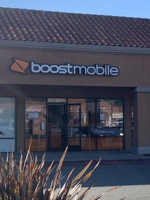 Boost mobile in the San Pablo town center