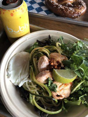 Salmon zucchini bowl