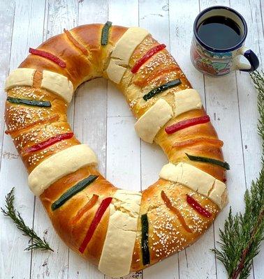 Rosca de Reyes!!
Ready beginning Wednesday 5th