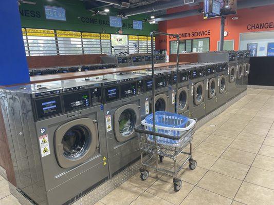 Nice clean well maintained washers and dryers