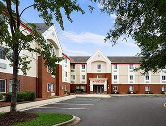 Hawthorn Inn & Suites