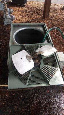 Changing fan motor and cleaning the heat pump