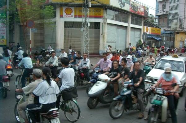 Vietnam- Day 1, Maneuvering through traffic