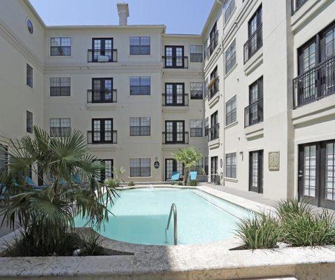 Gorgeous pool area