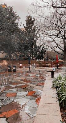 Courtyard/Outdoor Seating