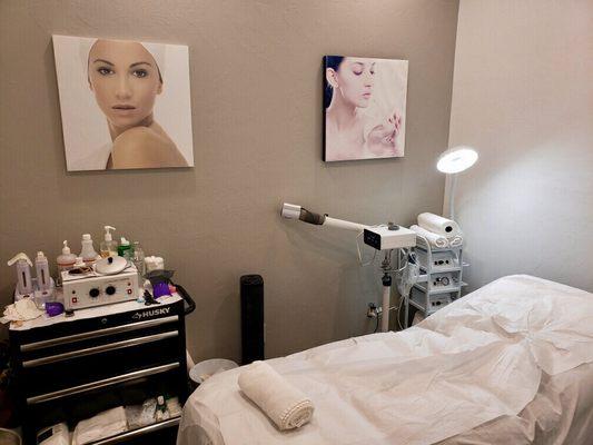 Full waxing and facial esthetics room