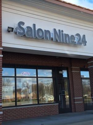 Salon Nine 24