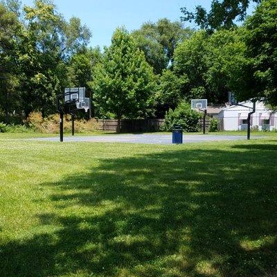 basketball courts on the north end of the park