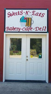 Bakery and cafe! Country cooking!