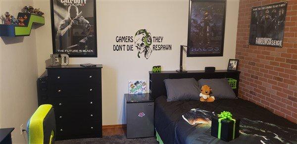 Gamer Bedroom Makeover