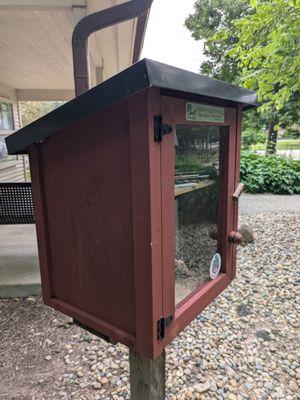 Potter's Bridge Little Free Library, Noblesville