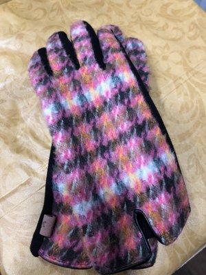 Soft, comfy gloves: $10