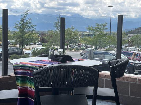 Outdoor patio with Mountain View