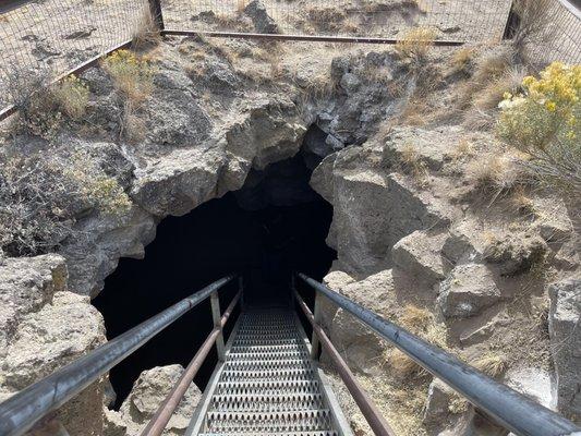 Descending into Boyd Cave.