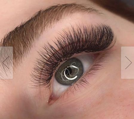 Volume classic Lash extensions