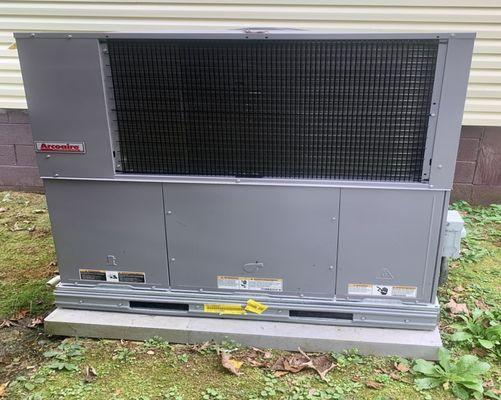 We installed a 3.5 ton Arcoaire package heat pump to keep this customer warm and toasty this winter!