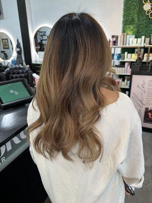 Cinnamon brown balayage
.
.
The transition of a balayage 
from natural color to desired color