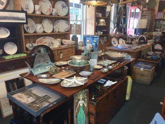 Italian pottery, serving pieces from Mariposa, antique hutches & dining tables are just some of the treasures you will find at BayBreeze.