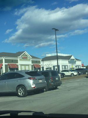 Wayland Town Center -- 400 Boston Post Road / Route 20, Wayland              Plaza