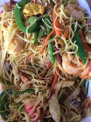 Singapore rice noodles. You might not find it on the menu but it's damn good! A little bit of everything, nice and spicy