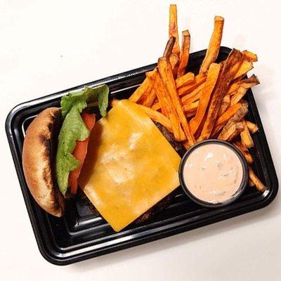 BISON BURGER & SWEET POTATO FRIES