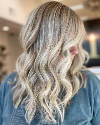 Bright Blonde Highlight with money piece