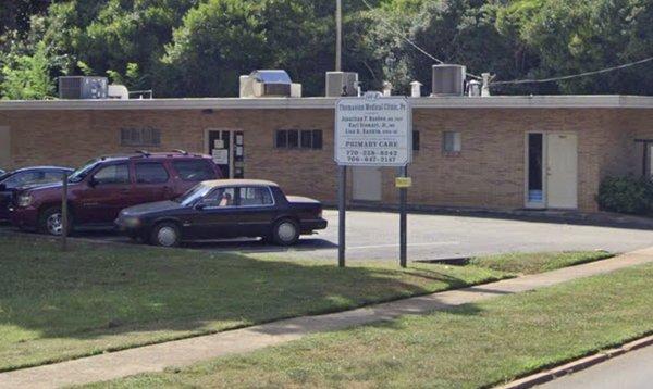 This is what the building looks like. We're currently looking for a new sign, but it's an old doctors office.