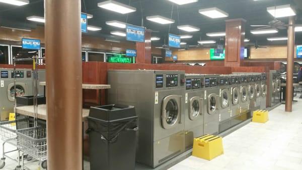 Have been waiting for this place to open. The previous laundry mat had nothing on this place!