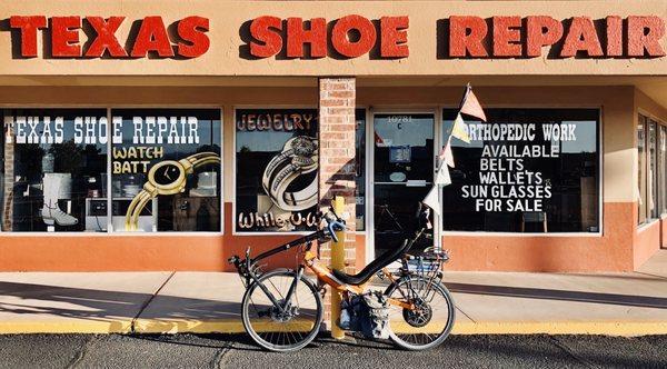 Profile of My eBikeKit-assisted CruzBike outside this exceptional shop!