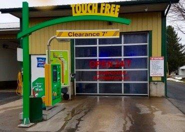 Entrance to touch free.