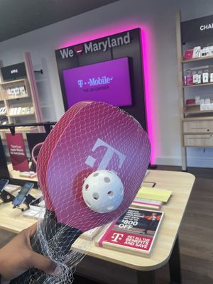 Free pickleball set with the T-life (T-mobile Tuesday) app today.