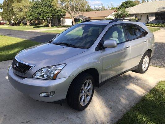 This was the 2009 Lexus RX350 that Scott found for us st the dealer only car auction.