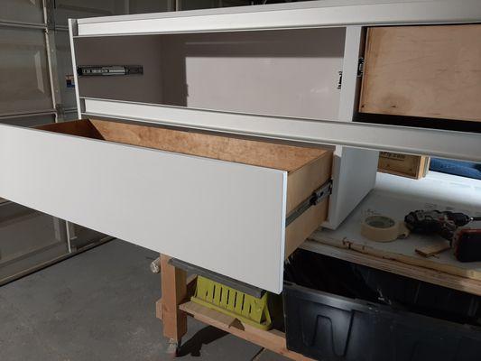 Building White gloss vanity