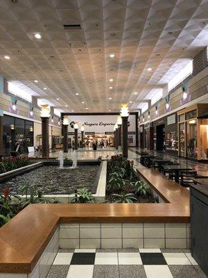 Beautiful lighting, healthy plants, and nice fountains