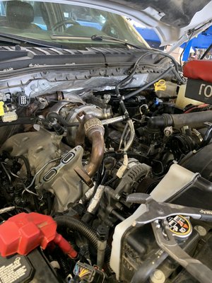 Beginning of teardown on a 6.7 powerstroke- no compression condition after fuel contamination