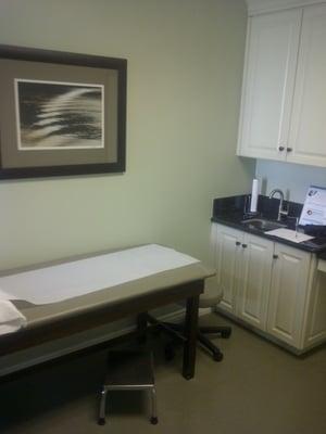 Even the exam rooms looks like a page out of Ethan Allen =)