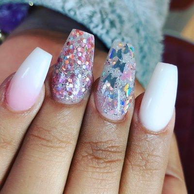 Butterflies nails with ombré and white powder$70 for the new set