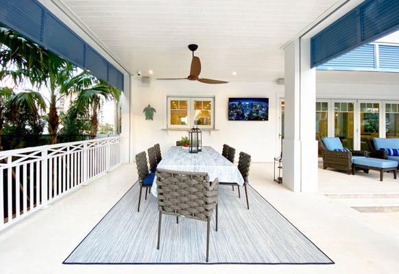 Juno Beach House - Smart Home Outdoor Entertainment