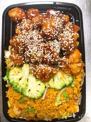 Sesame Chicken w. Veg Fried Rice