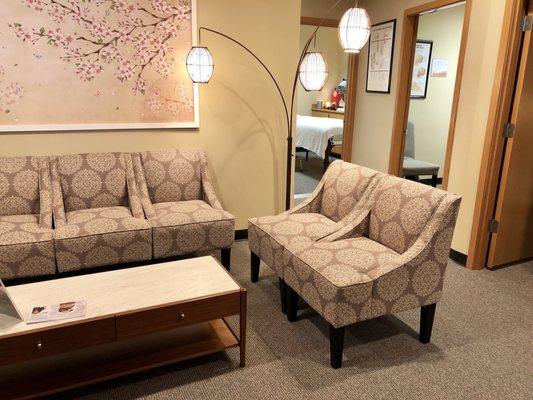 Spacious waiting area, clean treatment rooms