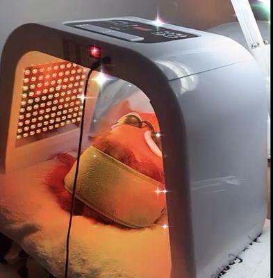 Facial con terapia de luz LED 1 hora y 30 minutos
 $90