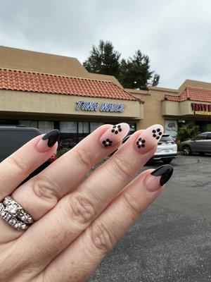 Nails outside Tina's