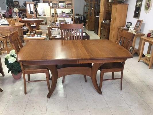 Dining Table, Willowick, OH 44095