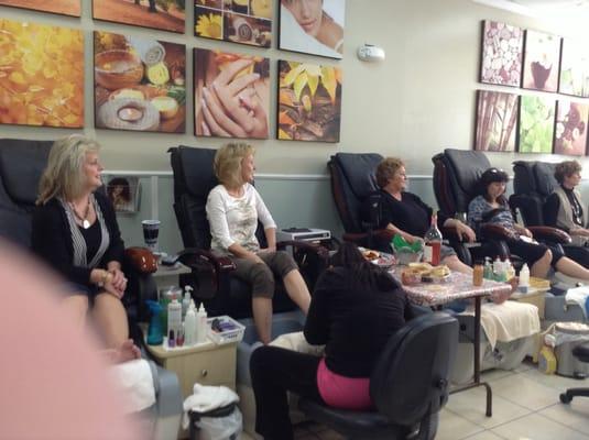 Welcome to B & K  nails. Thanks to Bonnie  and your friend  support us