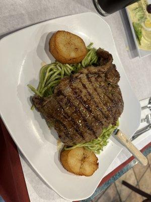 Tallarines Verdes con Bistec